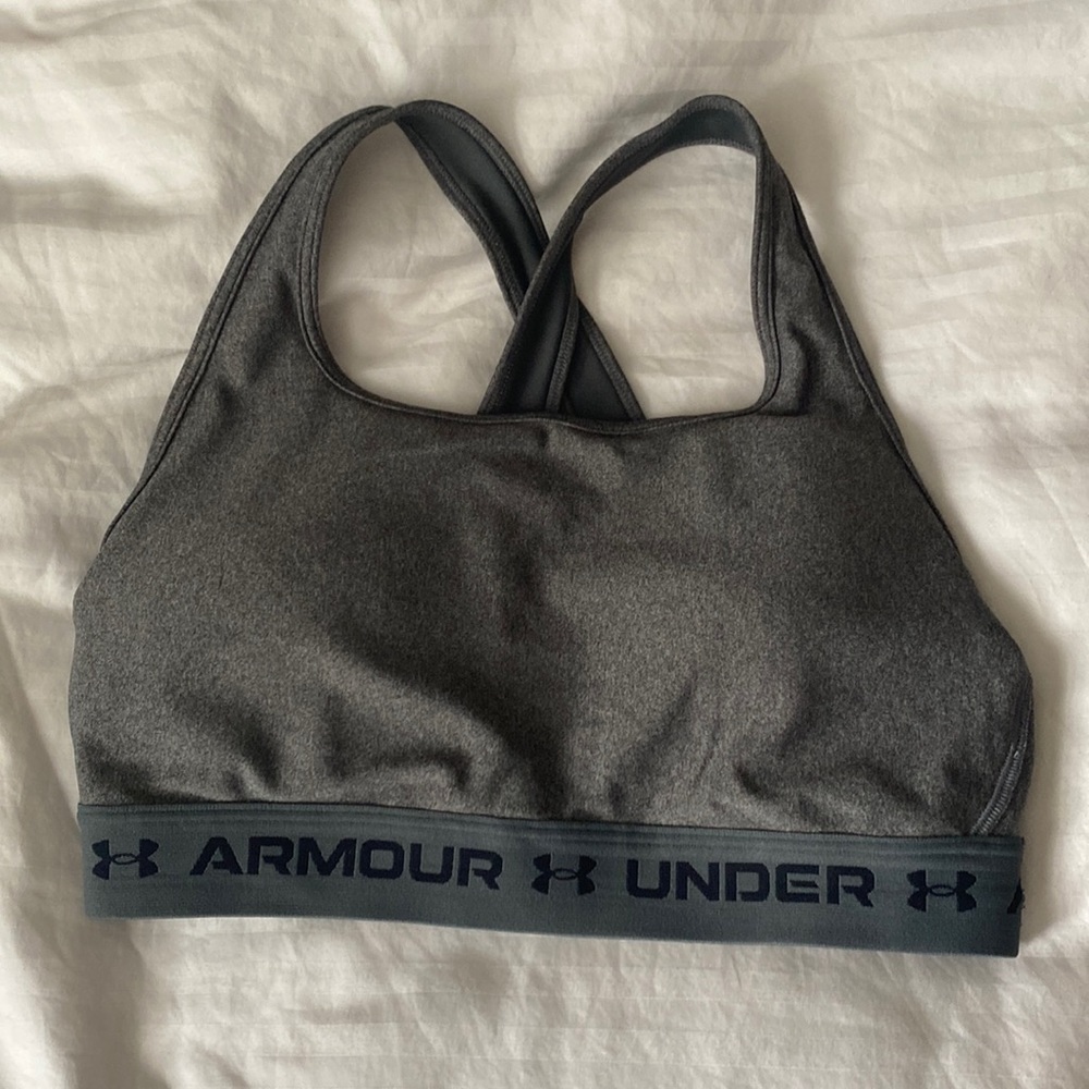 UnderArmor sports bra 🤍🖤